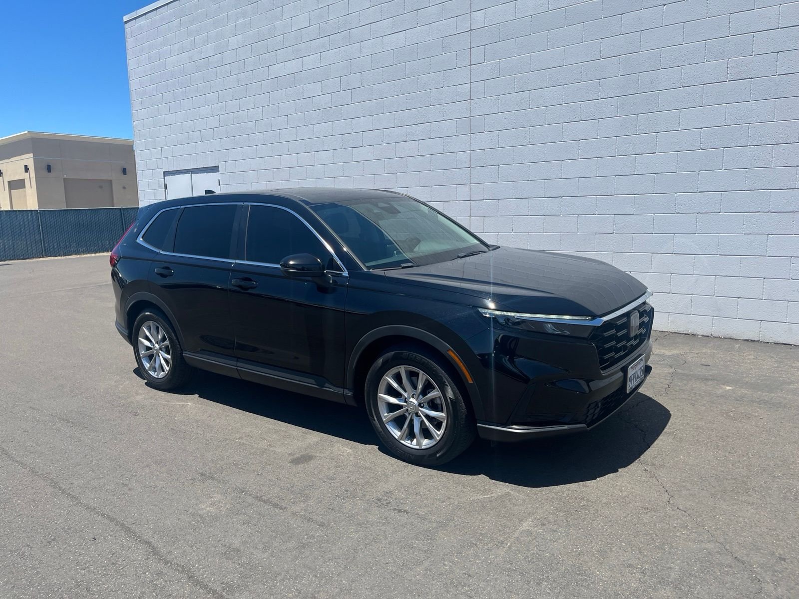 Used 2023  Honda EX-L image 2
