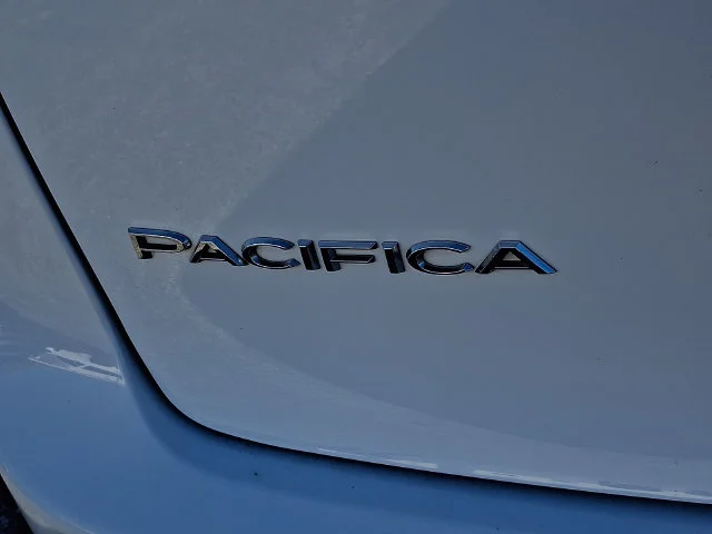 Used 2024 White Chrysler Touring L image 30