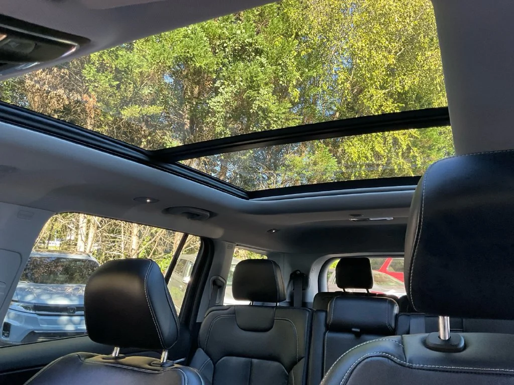 Used 2022 Black Jeep Limited image 23