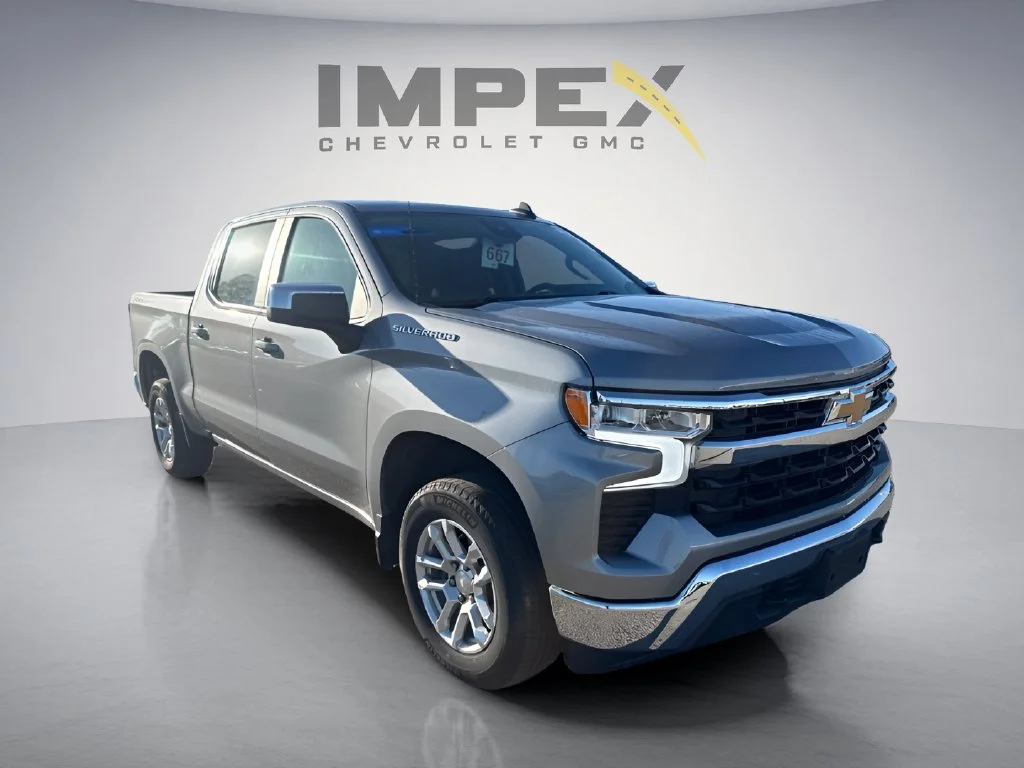 Used 2024 Sterling Gray Metallic Chevrolet LT (2FL) image 7