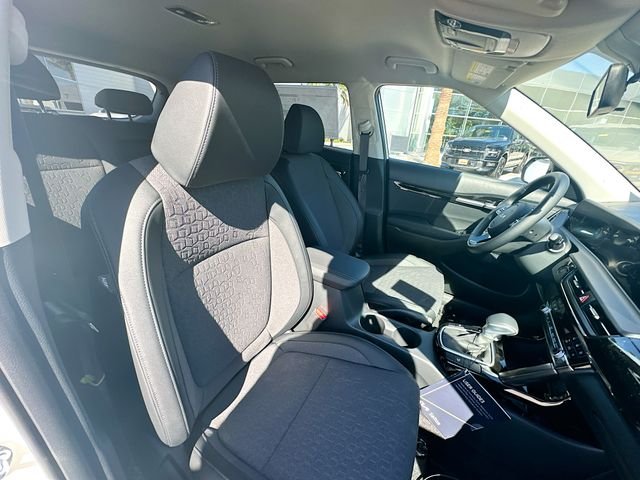 New 2026 Clear White / Black Roof Kia S image 28