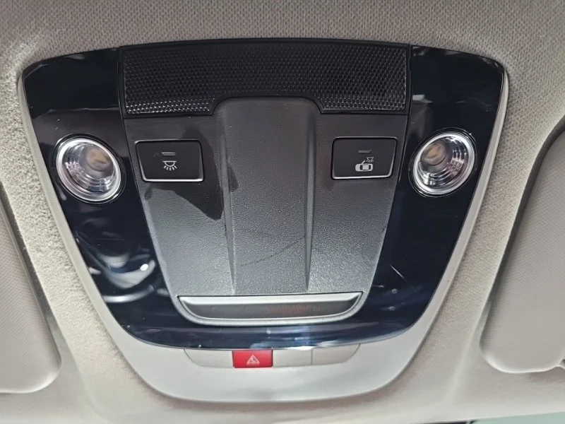 Used 2024 White Kia S image 23