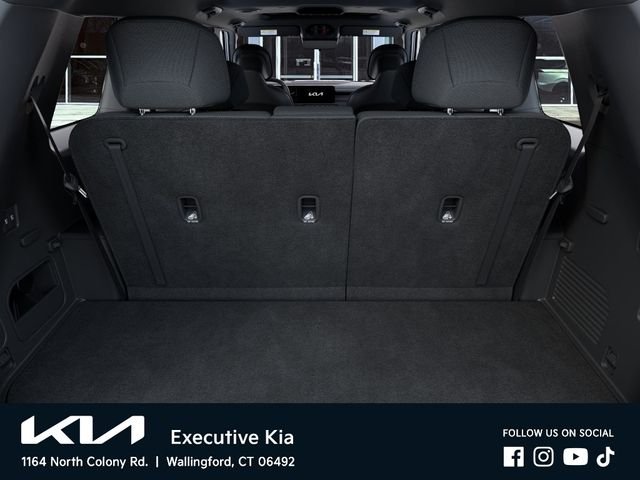 New 2027 Ebony Black Kia S image 19