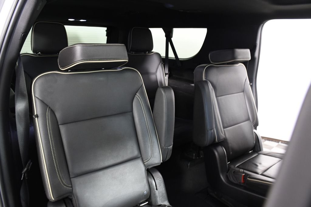 Used 2022 White Frost Tricoat GMC SLT image 23