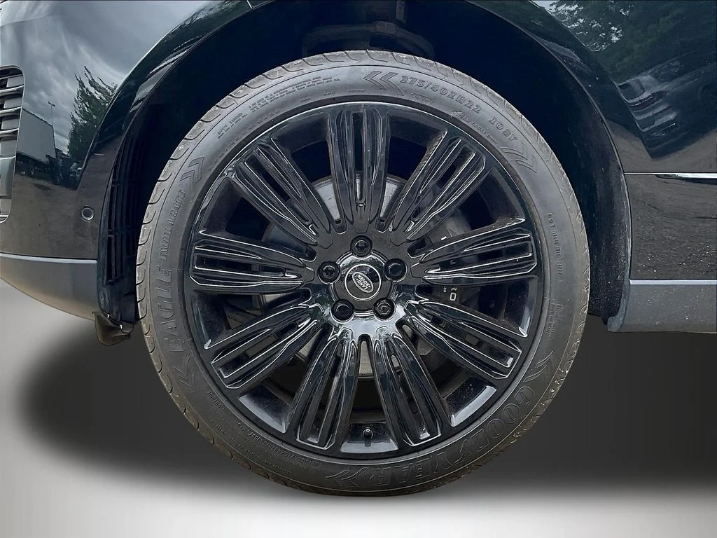Used 2022 Santorini Black Metallic Land Rover Westminster image 34