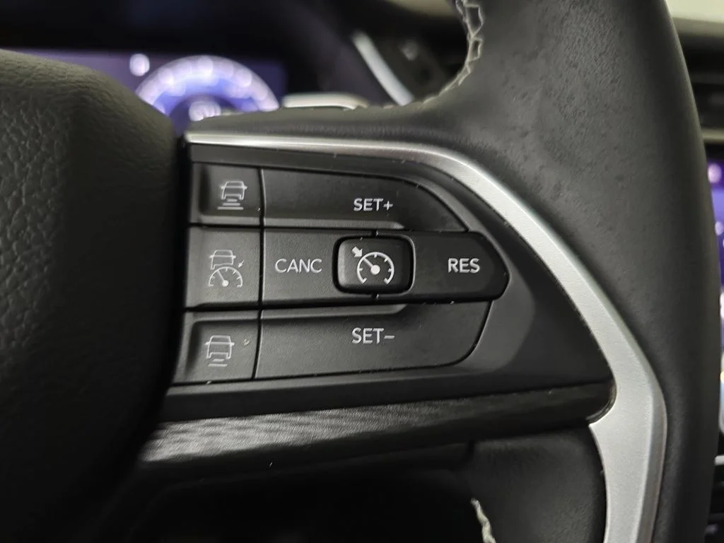 Used 2023 Bright White Clearcoat Jeep Altitude X image 20