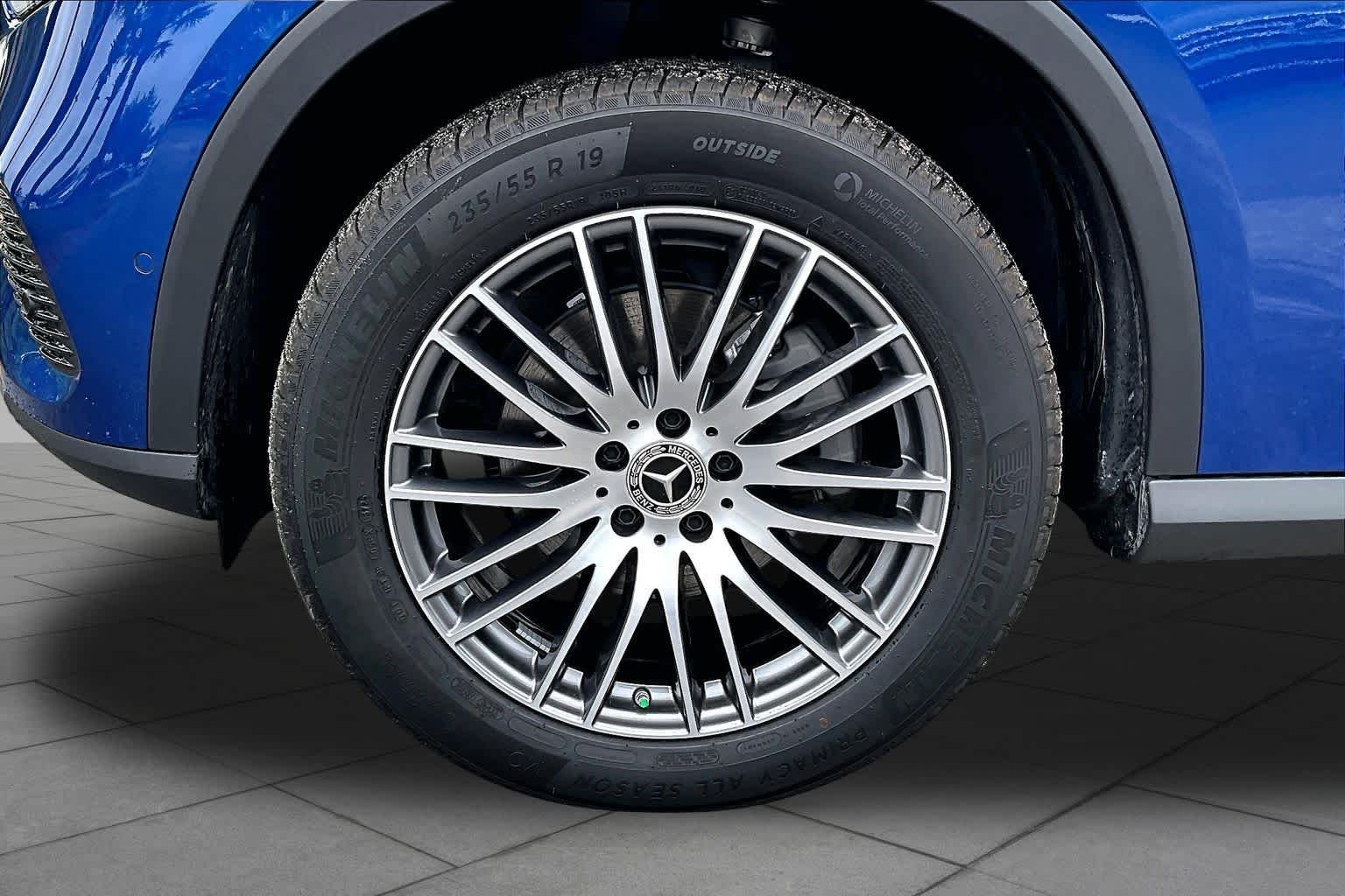 Used 2026 Starling Blue Metallic Mercedes-Benz GLC 300 image 11