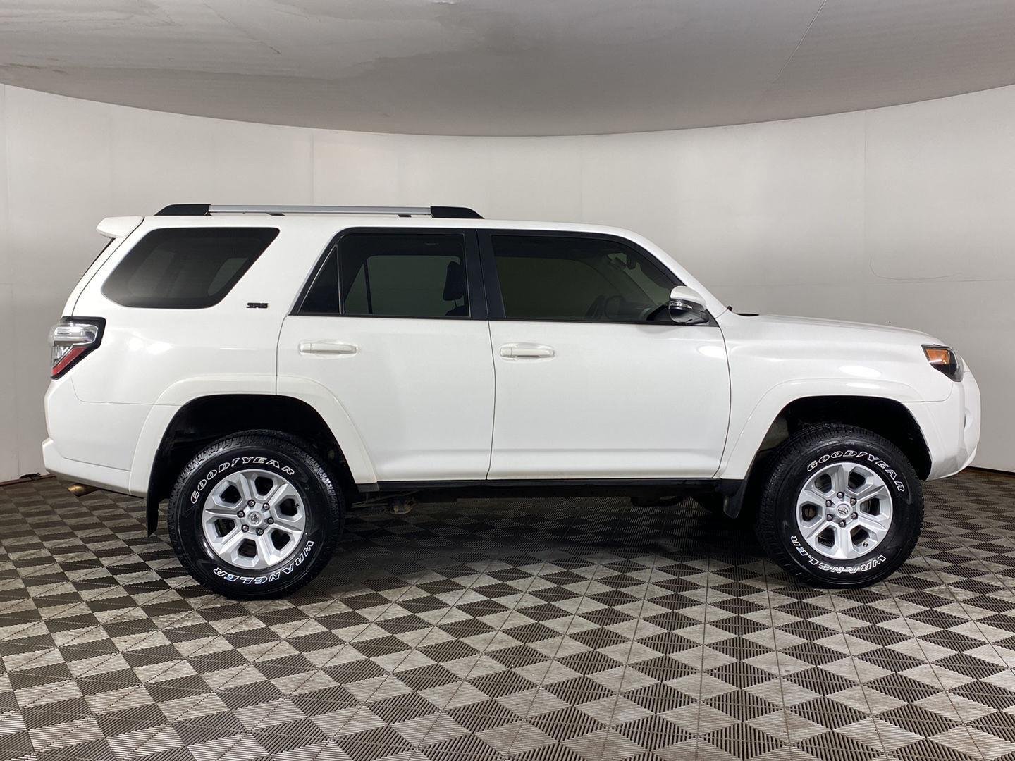 Used 2022 Super White Toyota SR5 Premium image 24