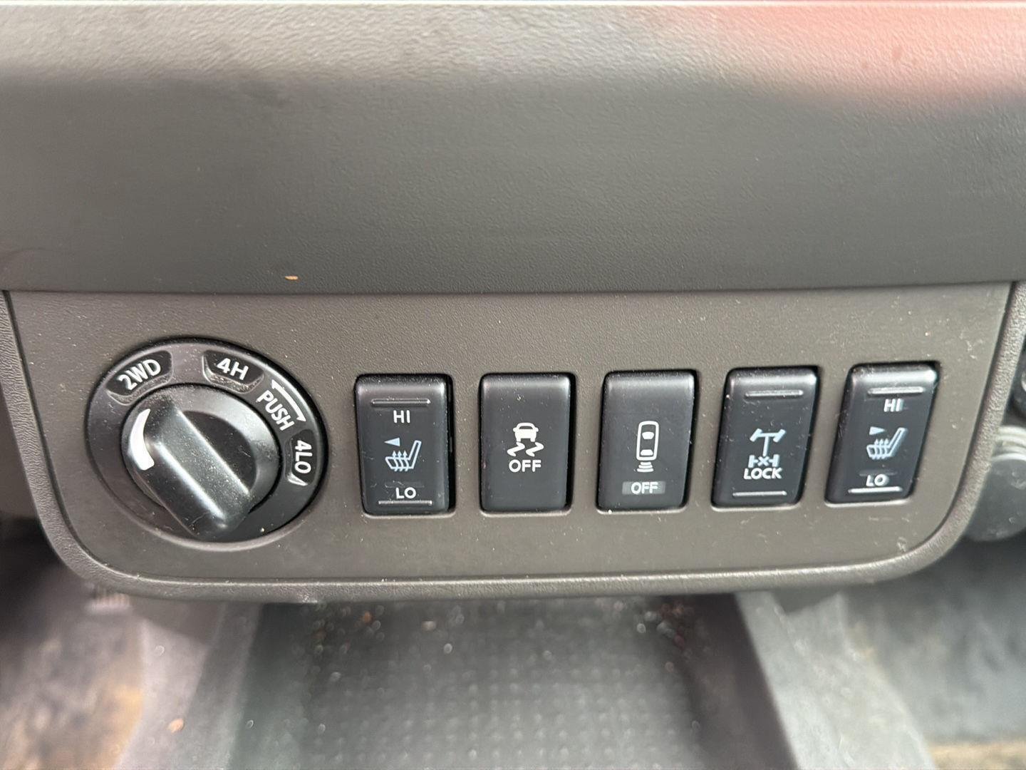 Used 2019 Gun Metallic Nissan PRO-4X image 13