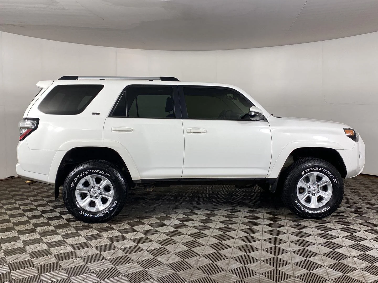 Used 2022 Super White Toyota SR5 Premium image 24