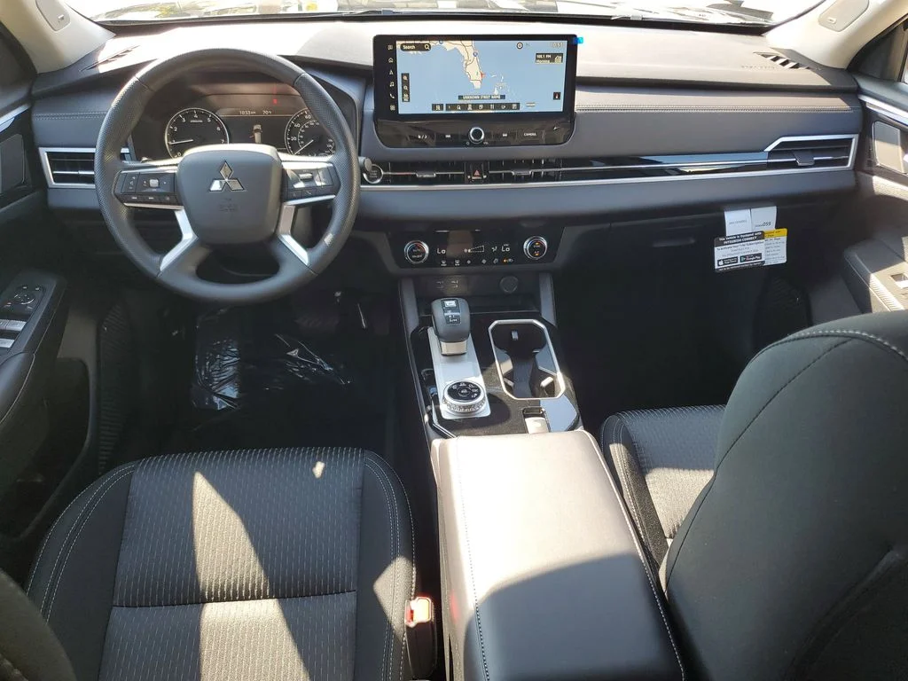 2026 Mitsubishi Outlander ES - Photo 15
