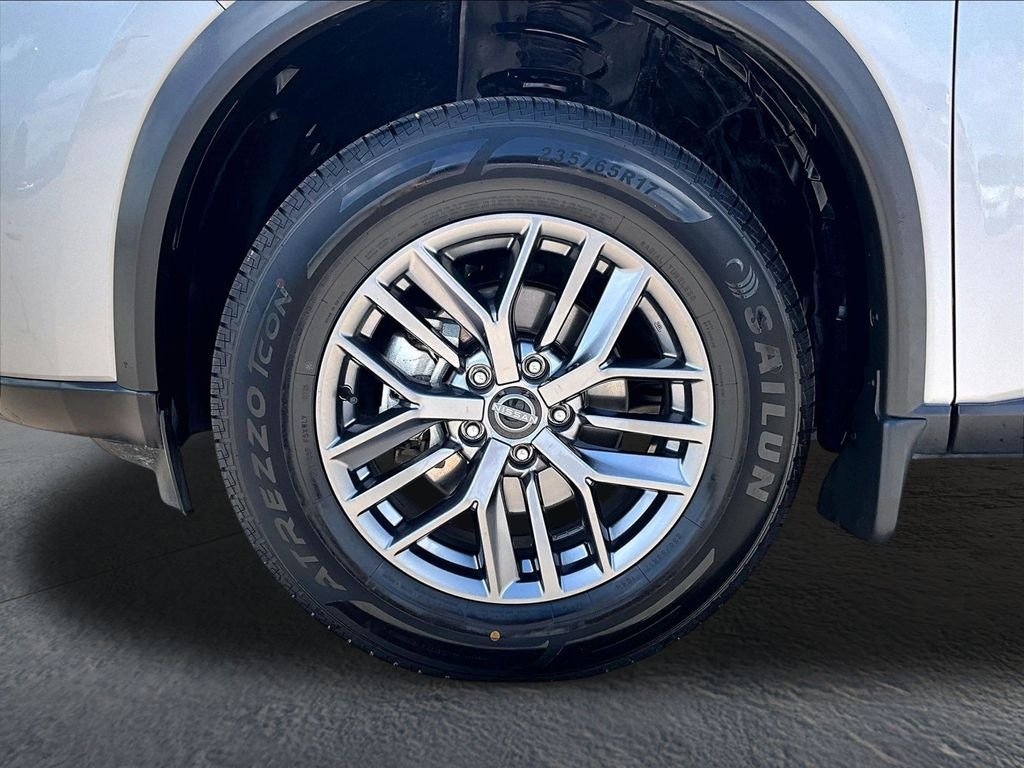 Used 2024 Silver Nissan S image 11