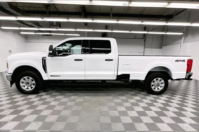 Used 2024 Oxford White Ford XLT image 13