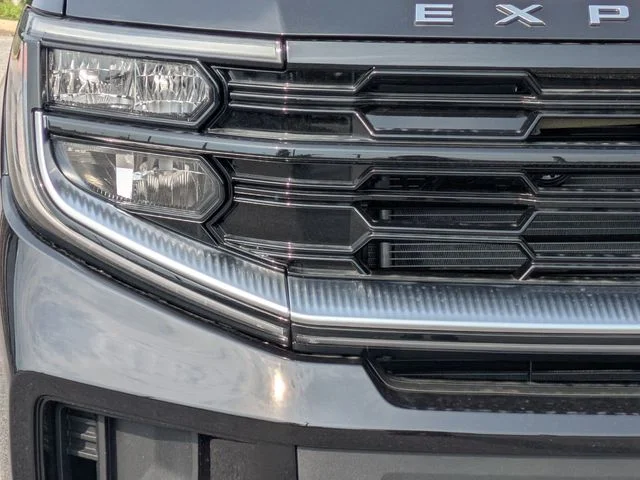 New 2026 Agate Black Metallic Ford MAX Platinum® image 10
