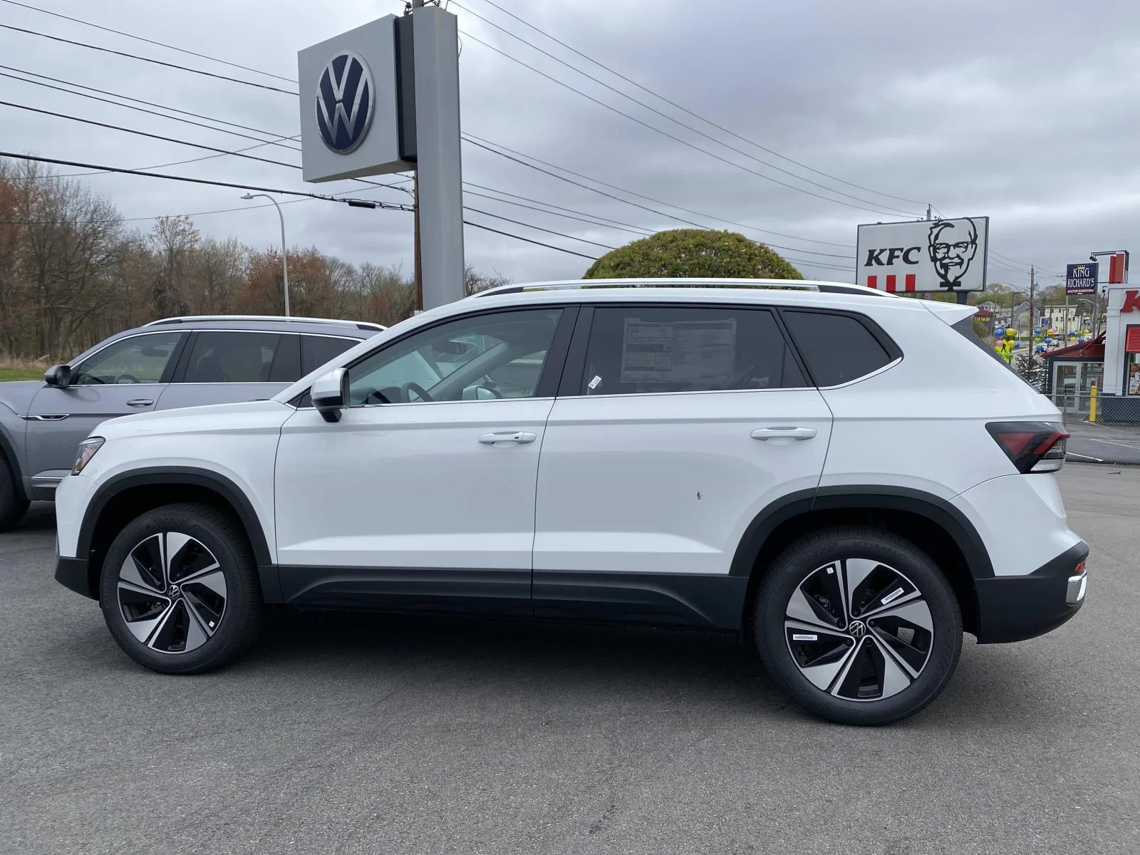 New 2026 Pure White Volkswagen SE 4MOTION image 2