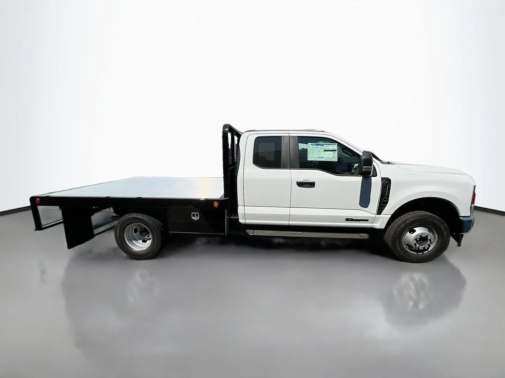 New 2025 Oxford White Ford XL image 18