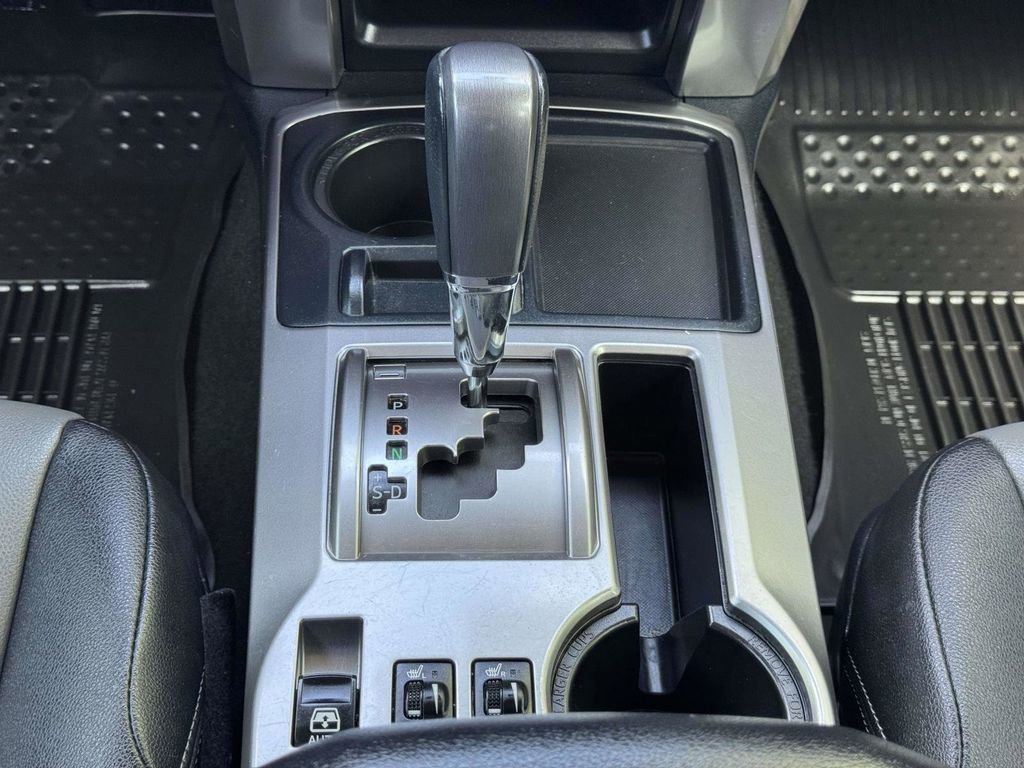 Used 2022 Midnight Black Metallic Toyota SR5 Premium image 8