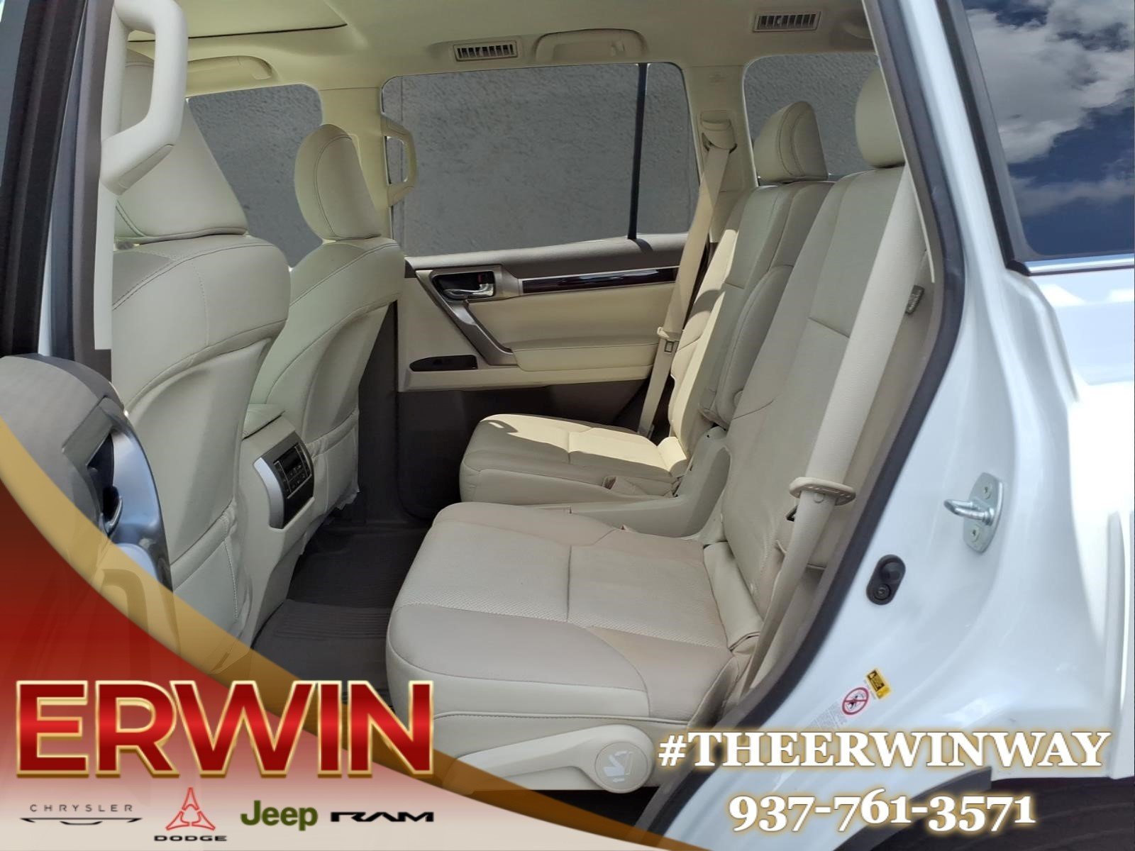 Used 2018 Starfire Pearl Lexus Base image 25