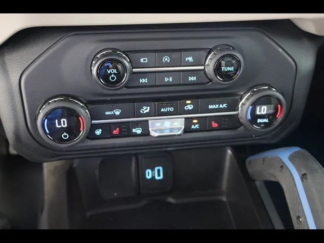 Used 2023 Blue Ford Wildtrak image 17