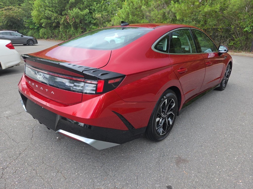 Certified Used 2025 Ultimate red Hyundai SEL image 7
