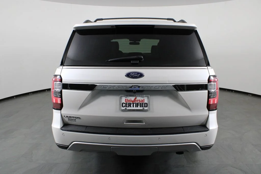 Used 2018 White Ford Limited image 10