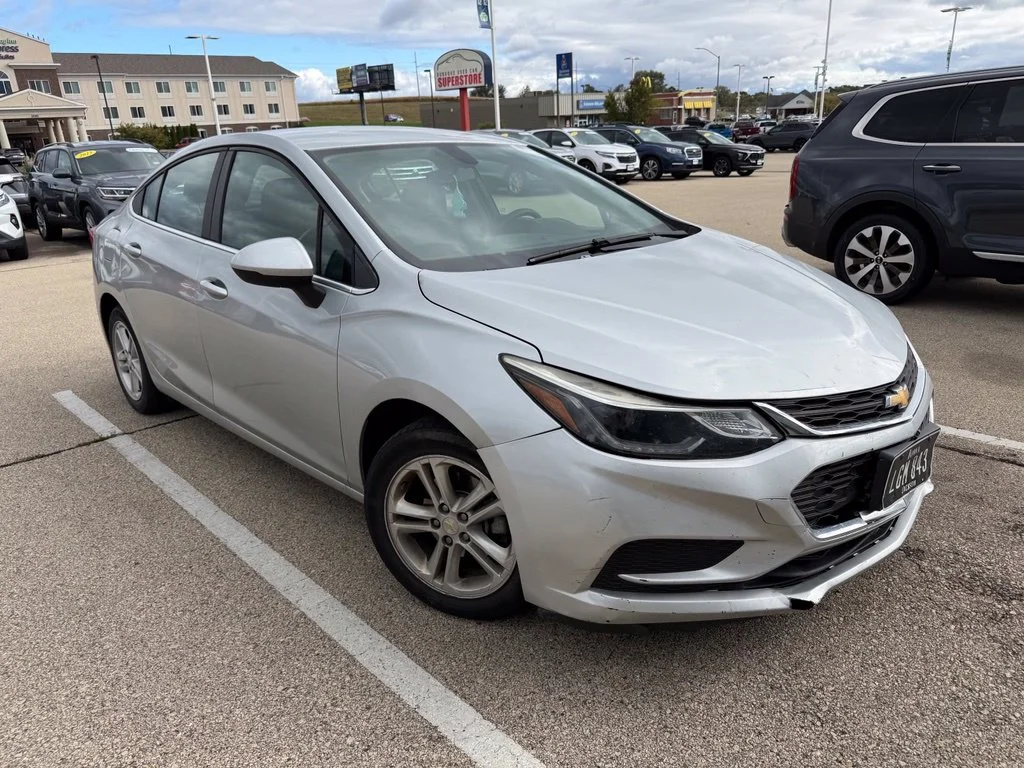 Used 2017 Silver Chevrolet LT image 5