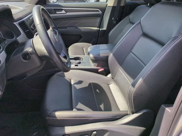 Used 2021 Silver Volkswagen 3.6L V6 SE w/Technology image 11