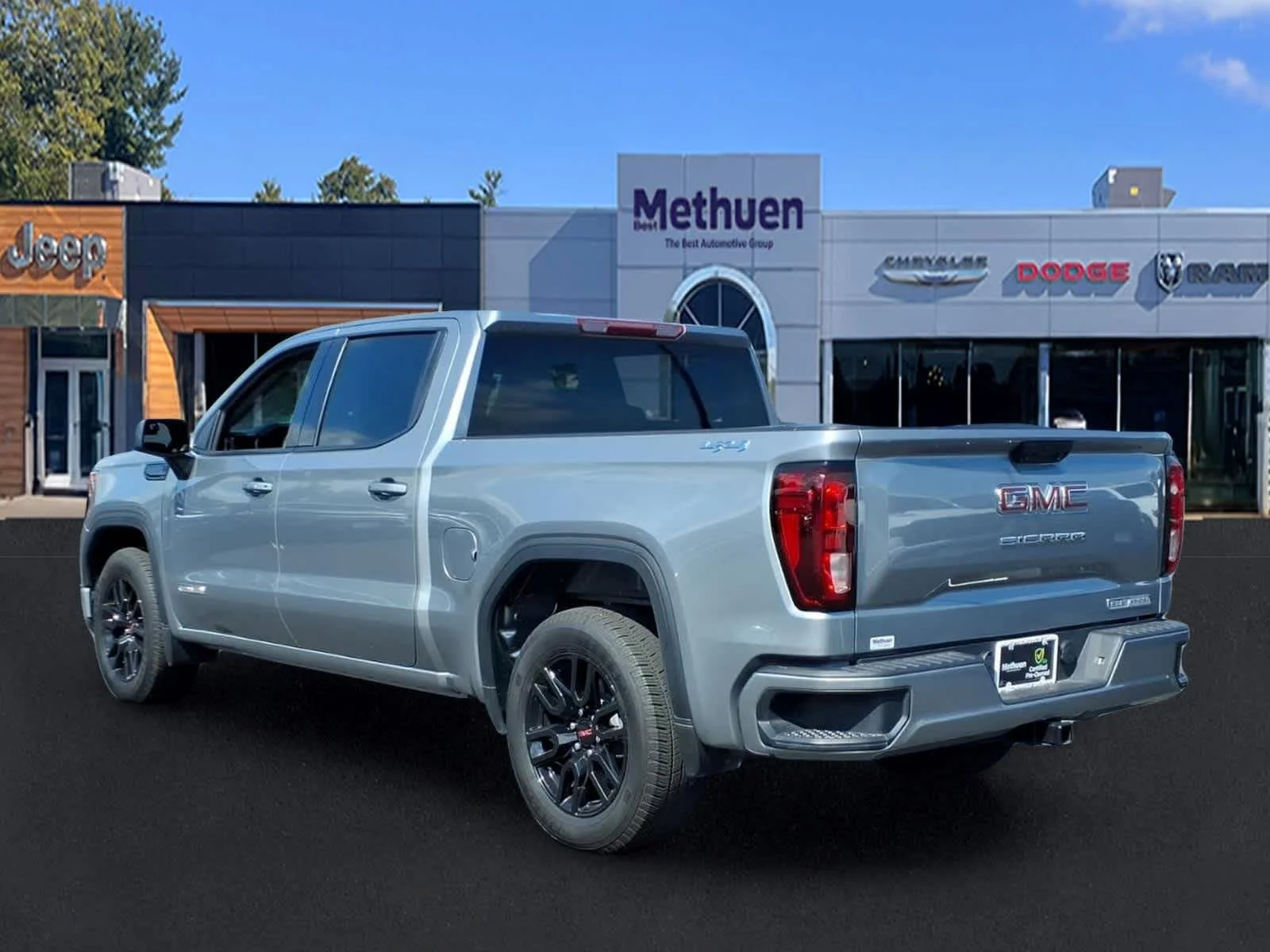 Used 2024 Sterling Metallic GMC Elevation image 7