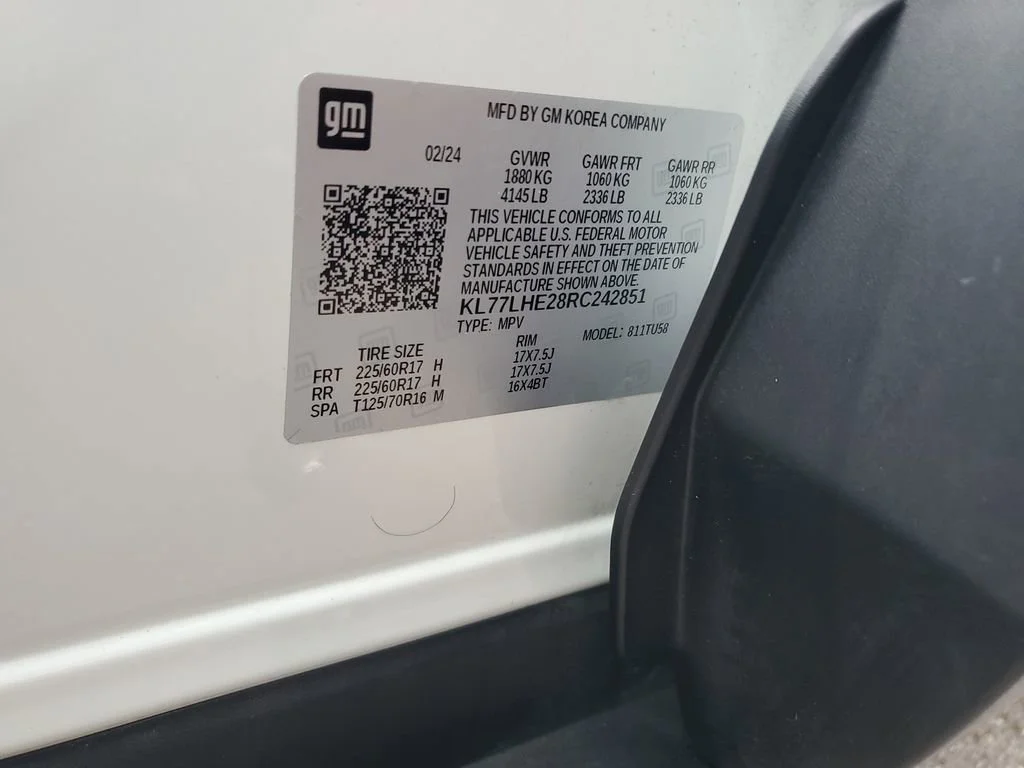 Used 2024 Summit White Chevrolet LT image 27