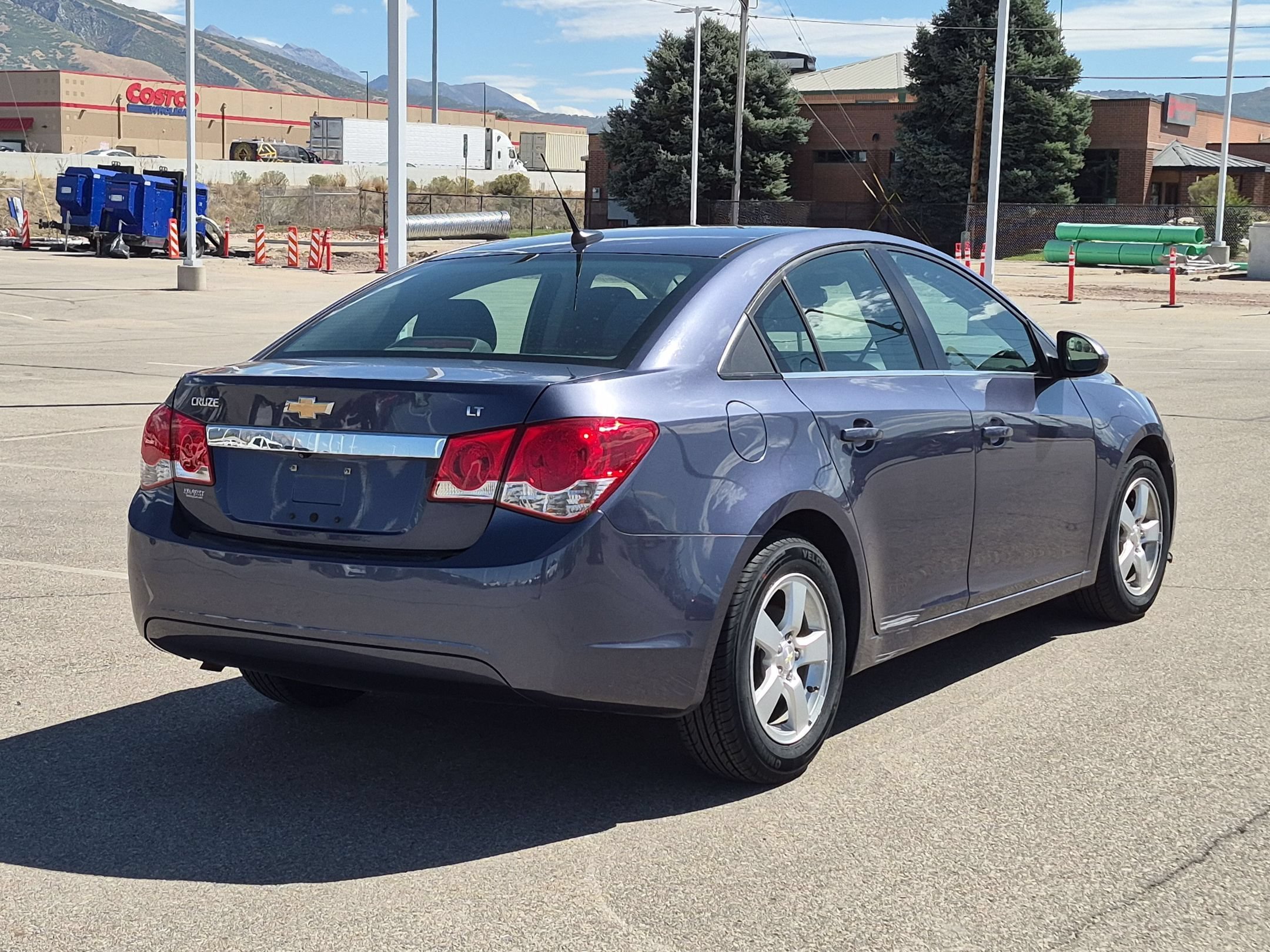Used 2014 Atlantis Blue Metallic Chevrolet 1LT image 3
