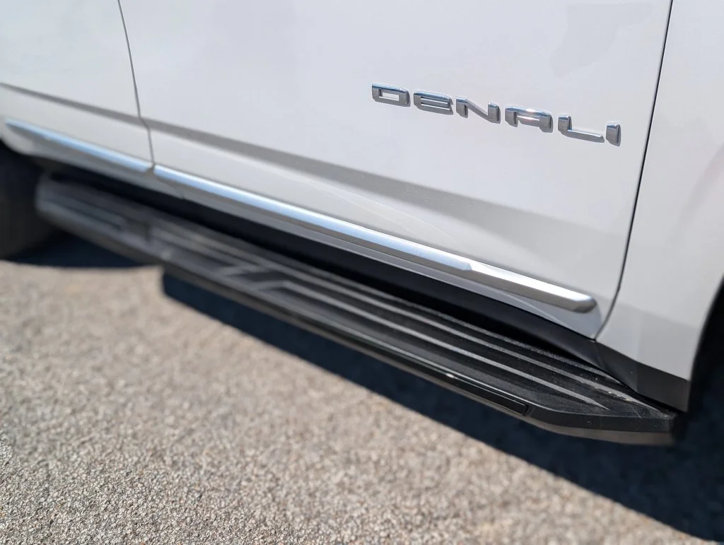 Used 2023 White GMC Denali image 12