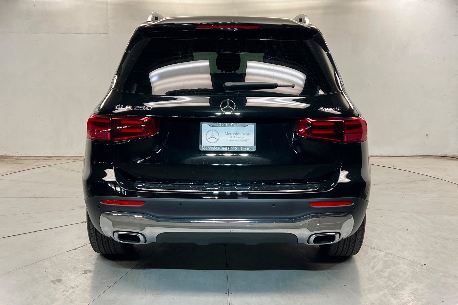 New 2026 Night Black Mercedes-Benz GLB 250 image 30