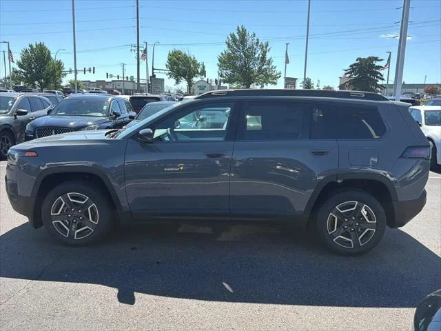 New 2026 Sting-Gray Clear-Coat Exterior Paint Jeep Limited image 4