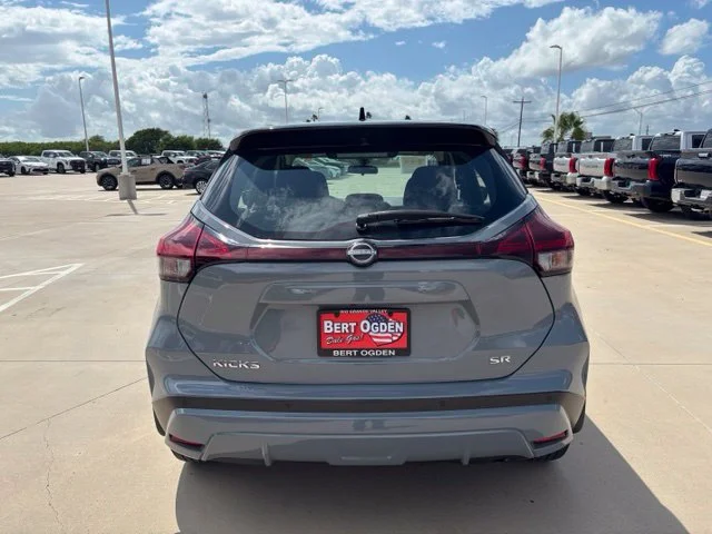 Used 2023 Gray Nissan SR image 5