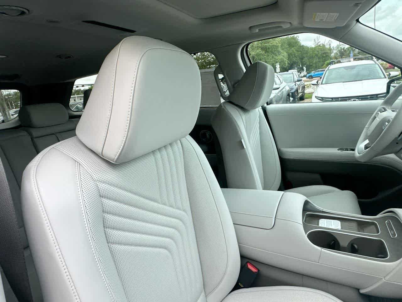 New 2026 Creamy White Pearl Hyundai Blue SEL Premium 8P image 27