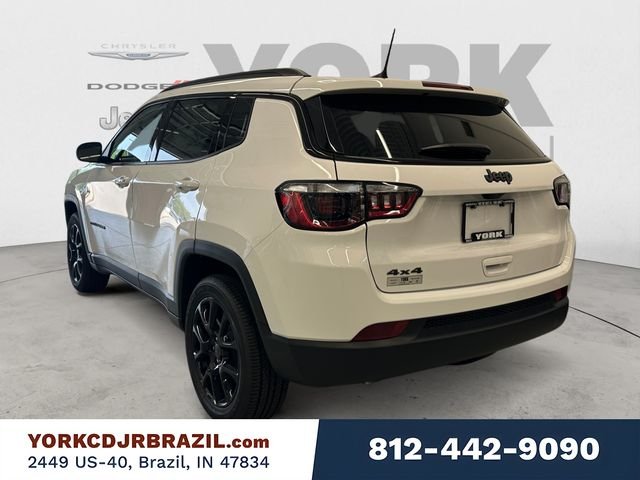 New 2026 Bright White Clear-Coat Exterior Paint Jeep Latitude image 3