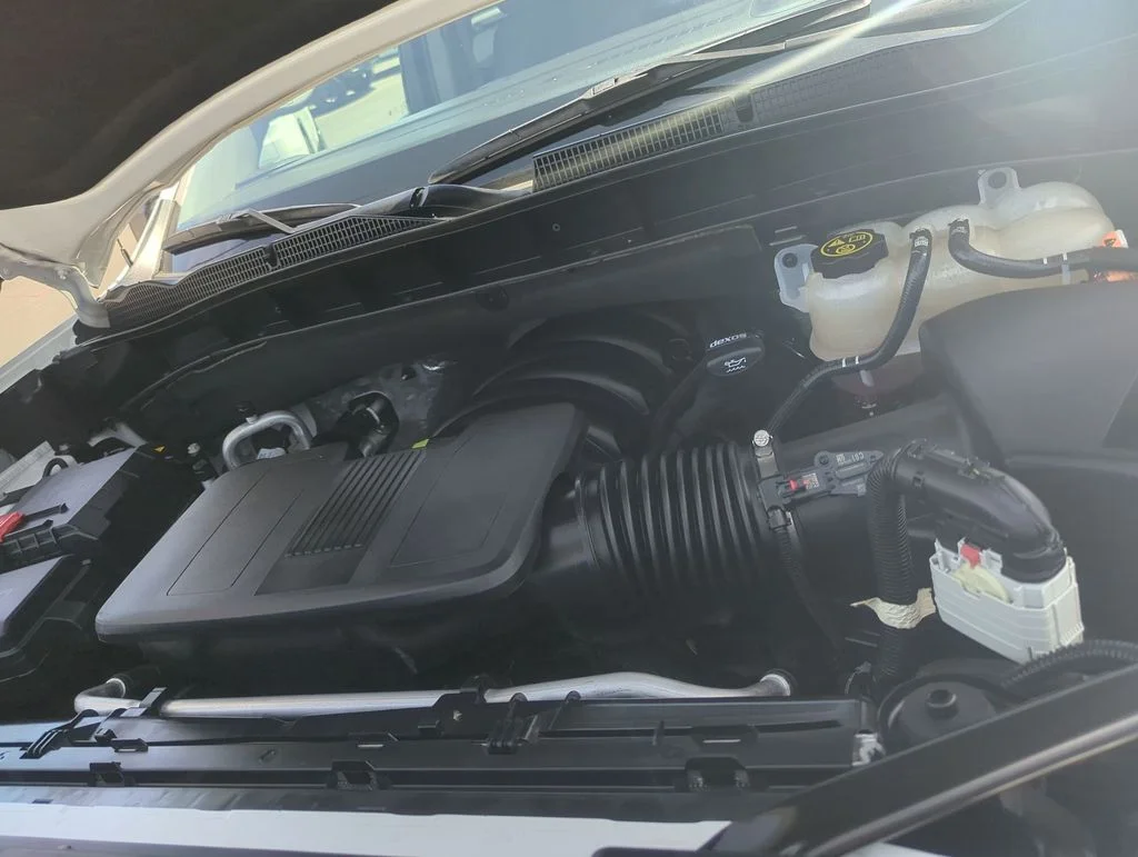 Used 2023 White GMC Elevation image 30