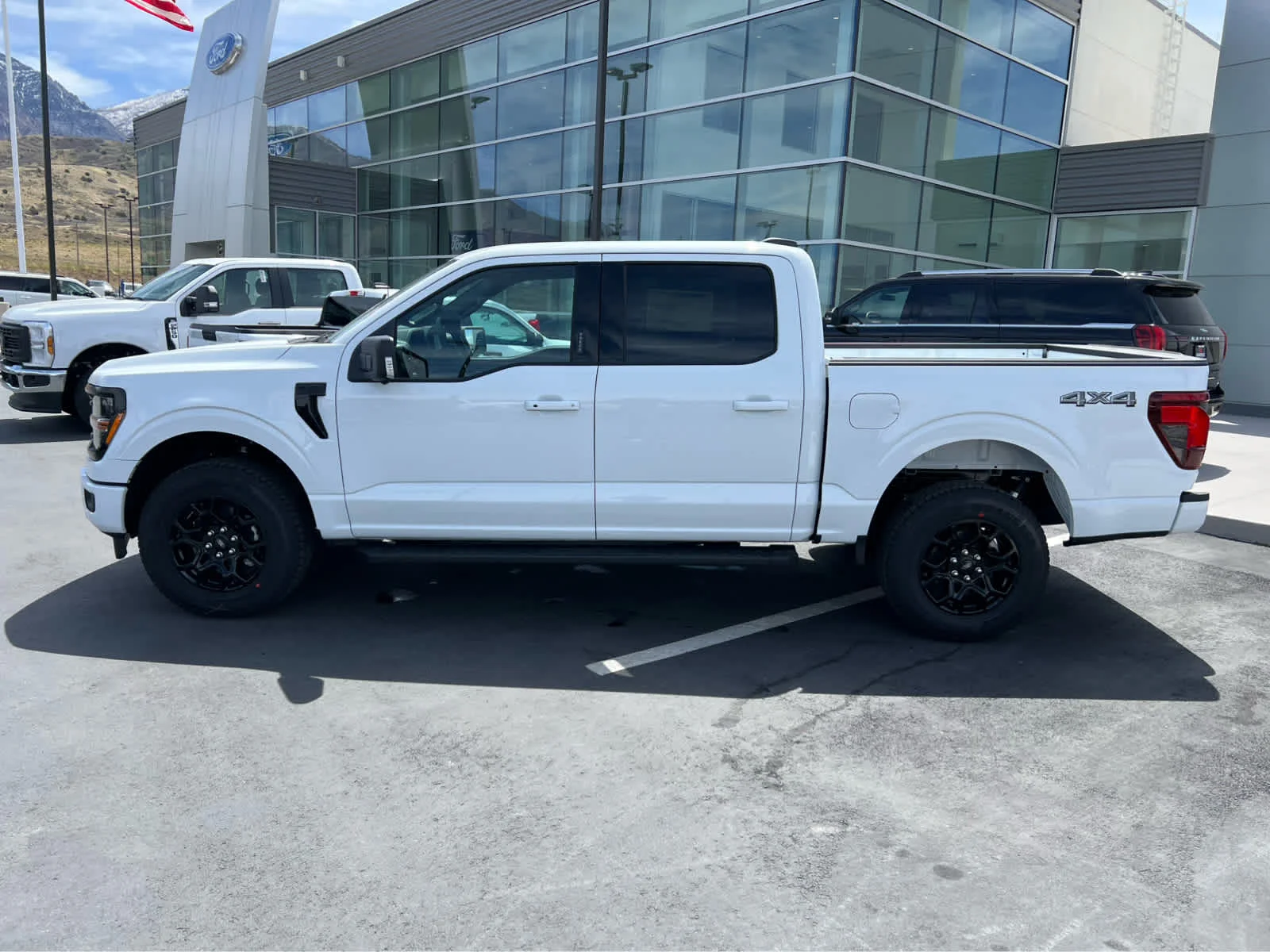New 2026 Oxford White Ford XLT image 12