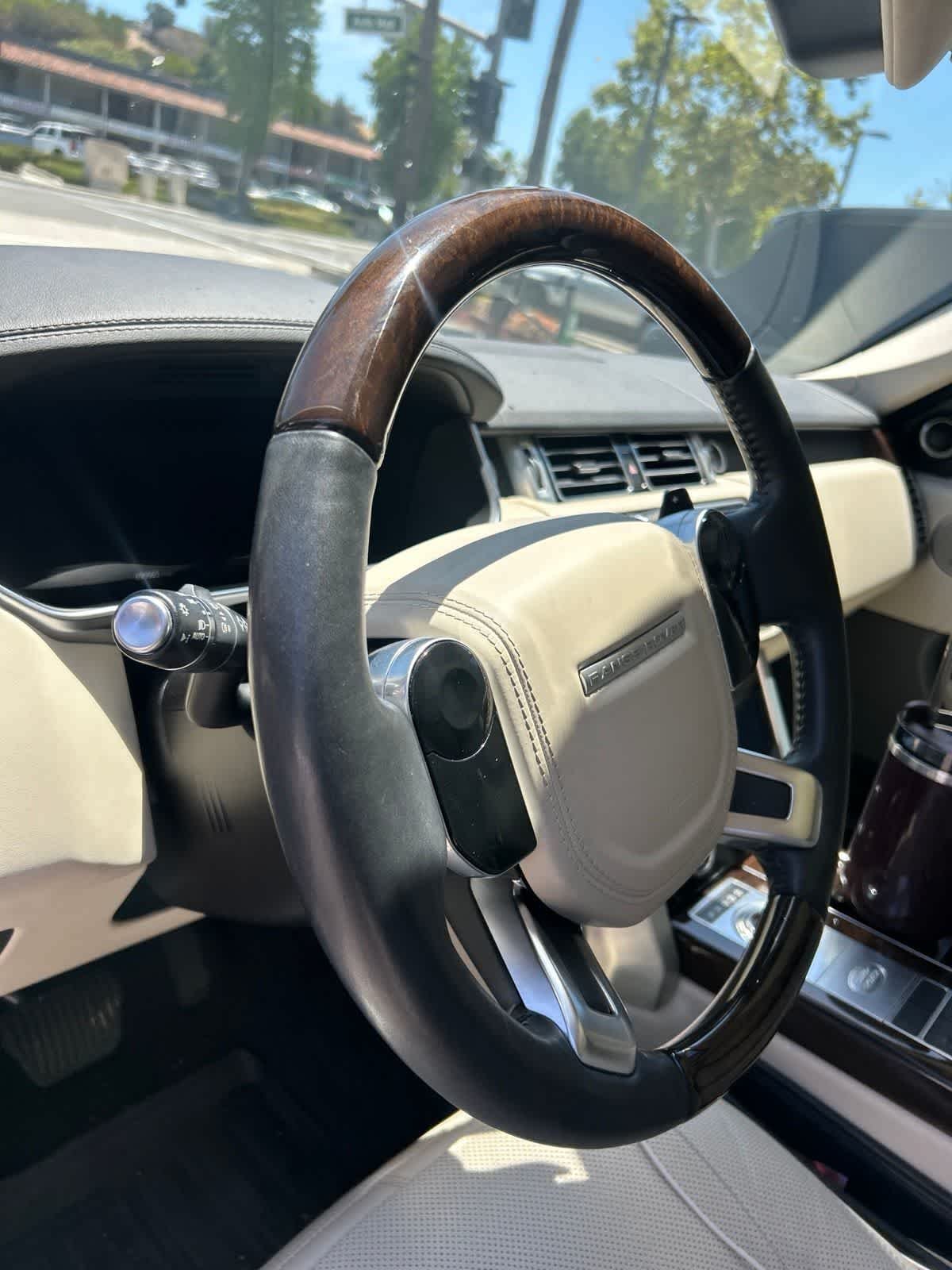 Used 2020  Land Rover HSE image 11