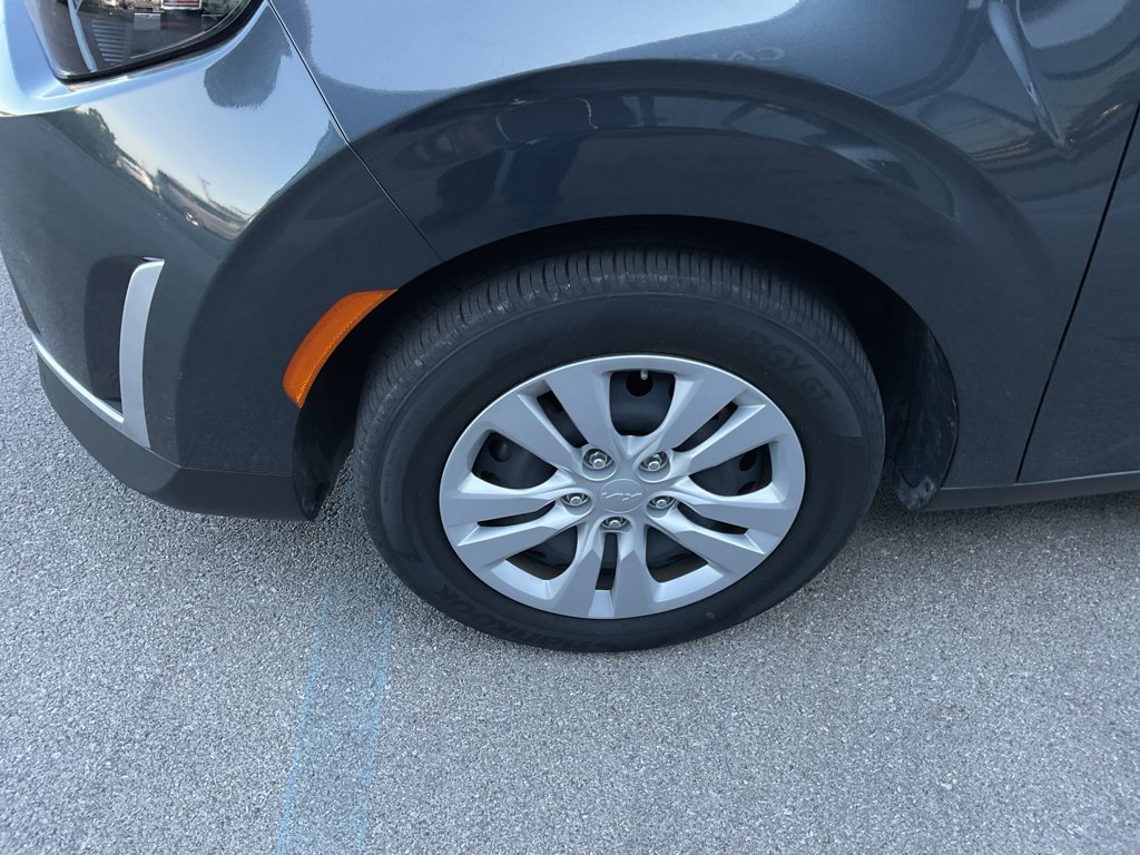 2023 Kia Soul LX photo 4