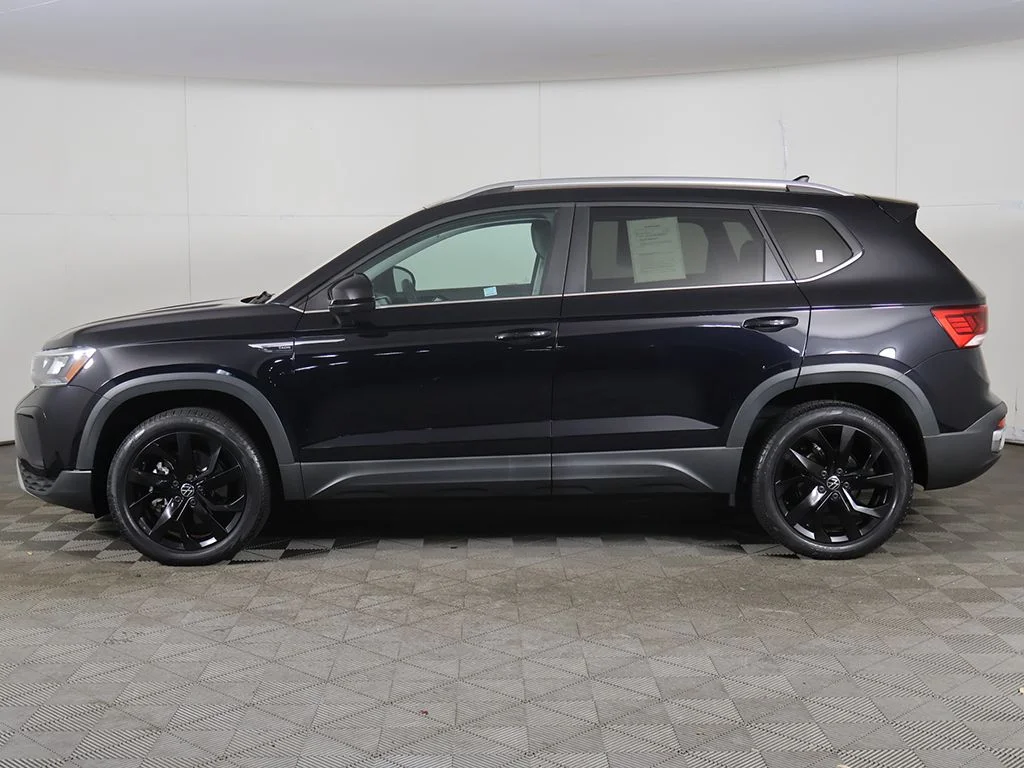 Used 2022 Black Volkswagen 1.5T SE image 16