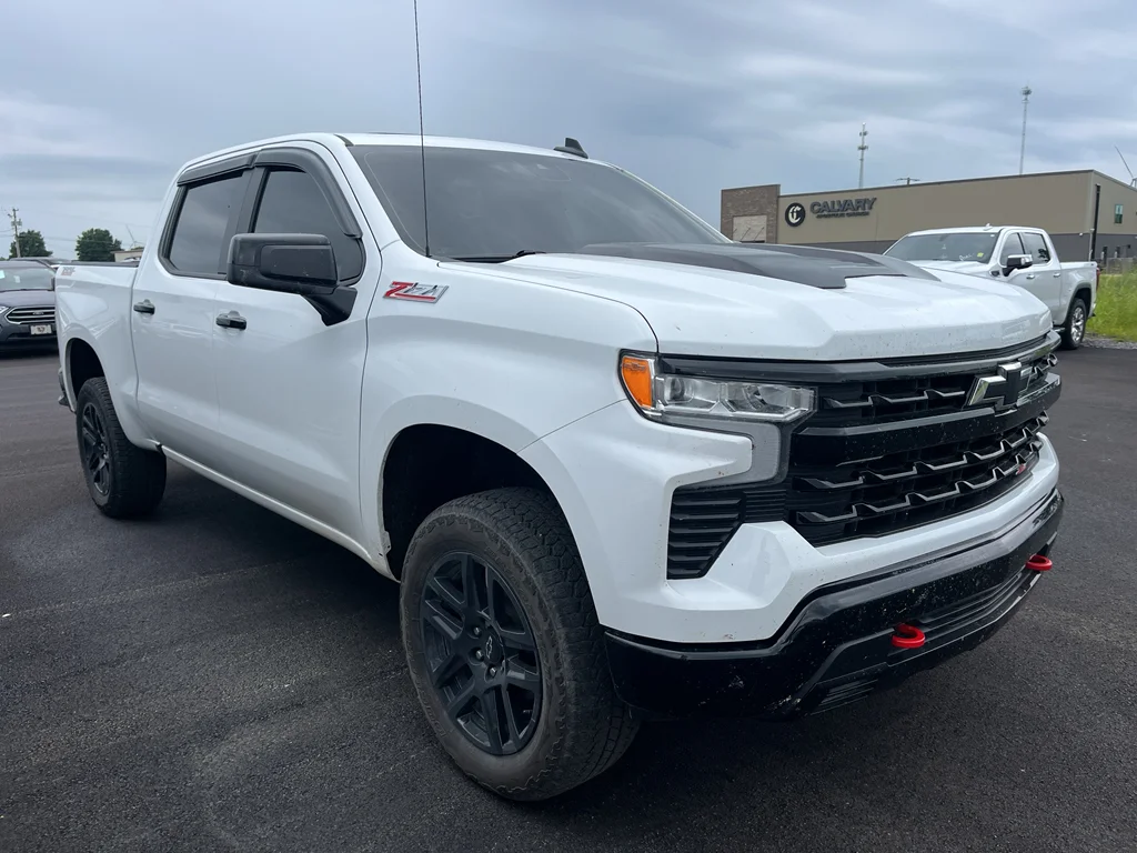 Certified Used 2025 Summit White Chevrolet LT Trail Boss image 2