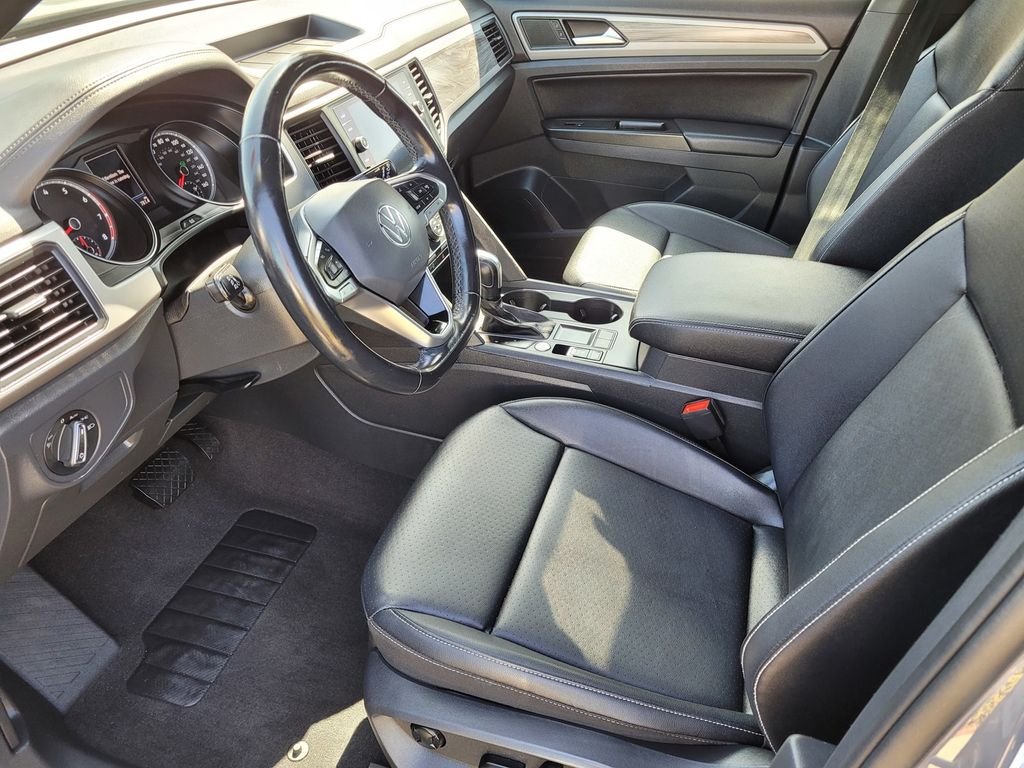 Certified Used 2020 Gray Volkswagen 3.6L V6 SE w/Technology image 15