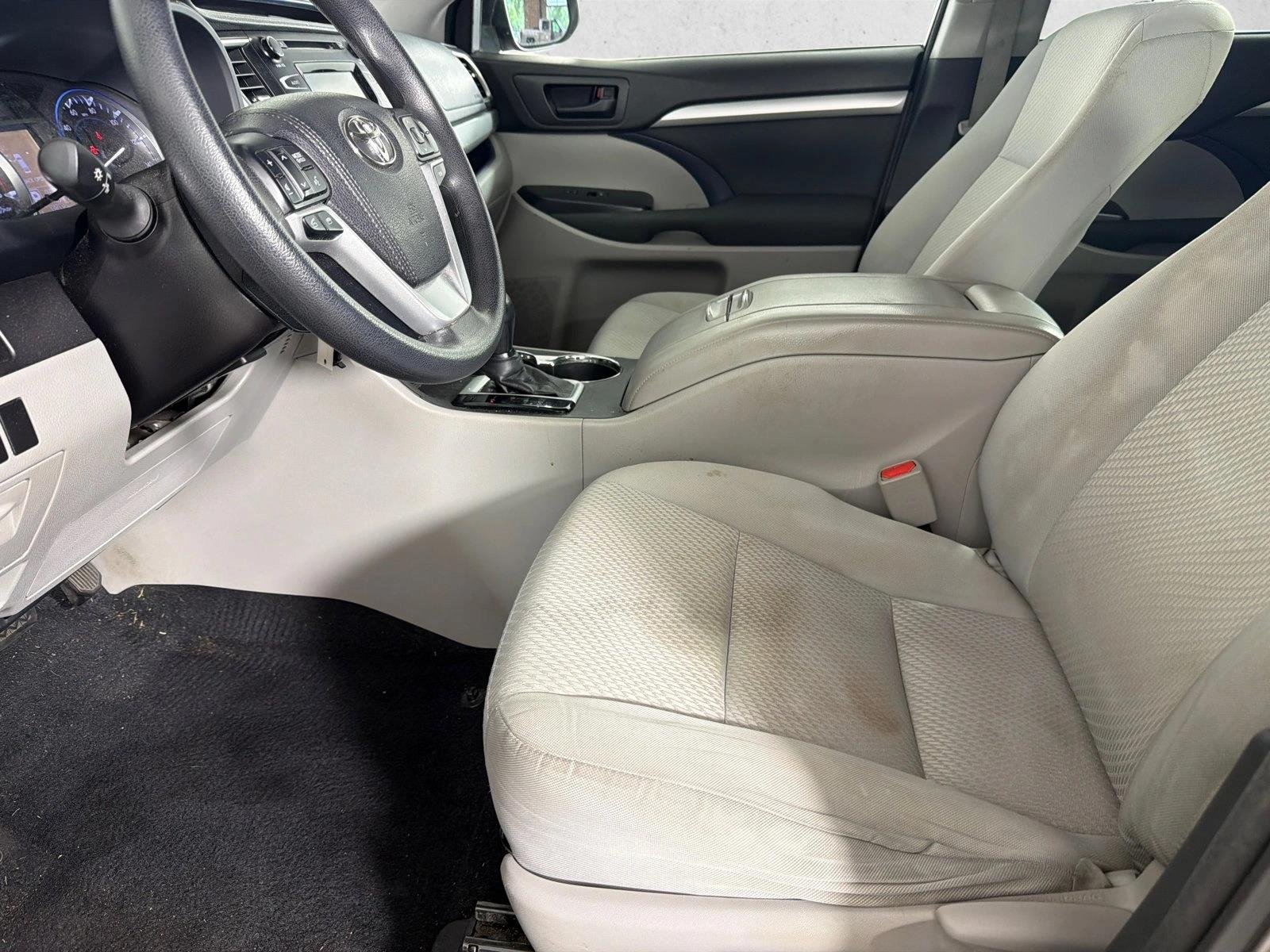 Used 2016 Predawn Gray Mica Toyota LE image 9