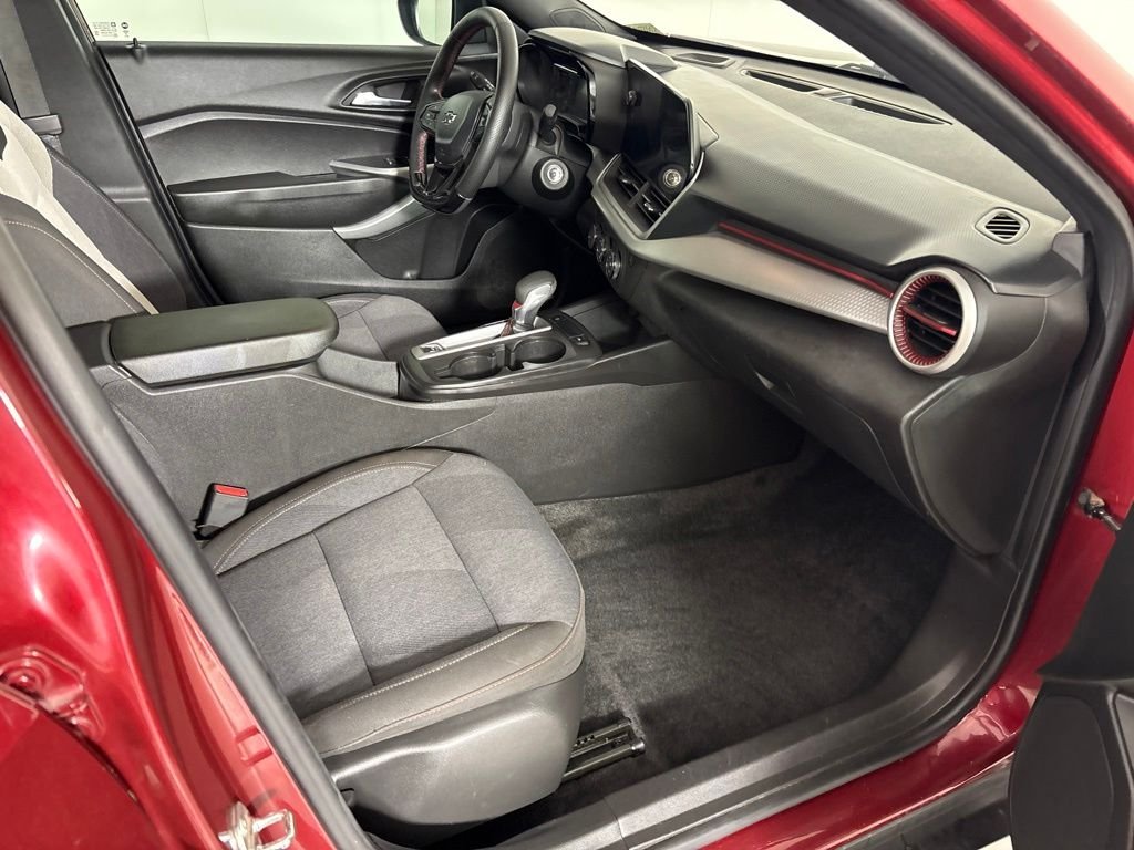 Used 2024 Red Chevrolet 1RS image 17