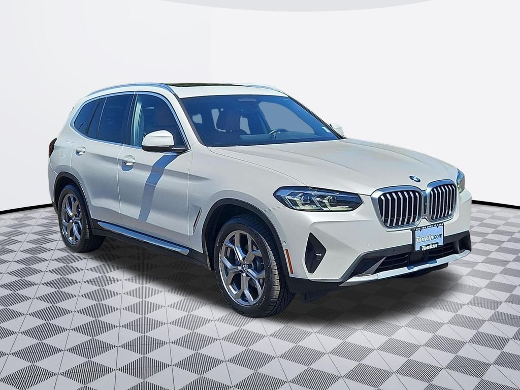 Used 2024 Mineral White Metallic BMW xDrive30i image 7