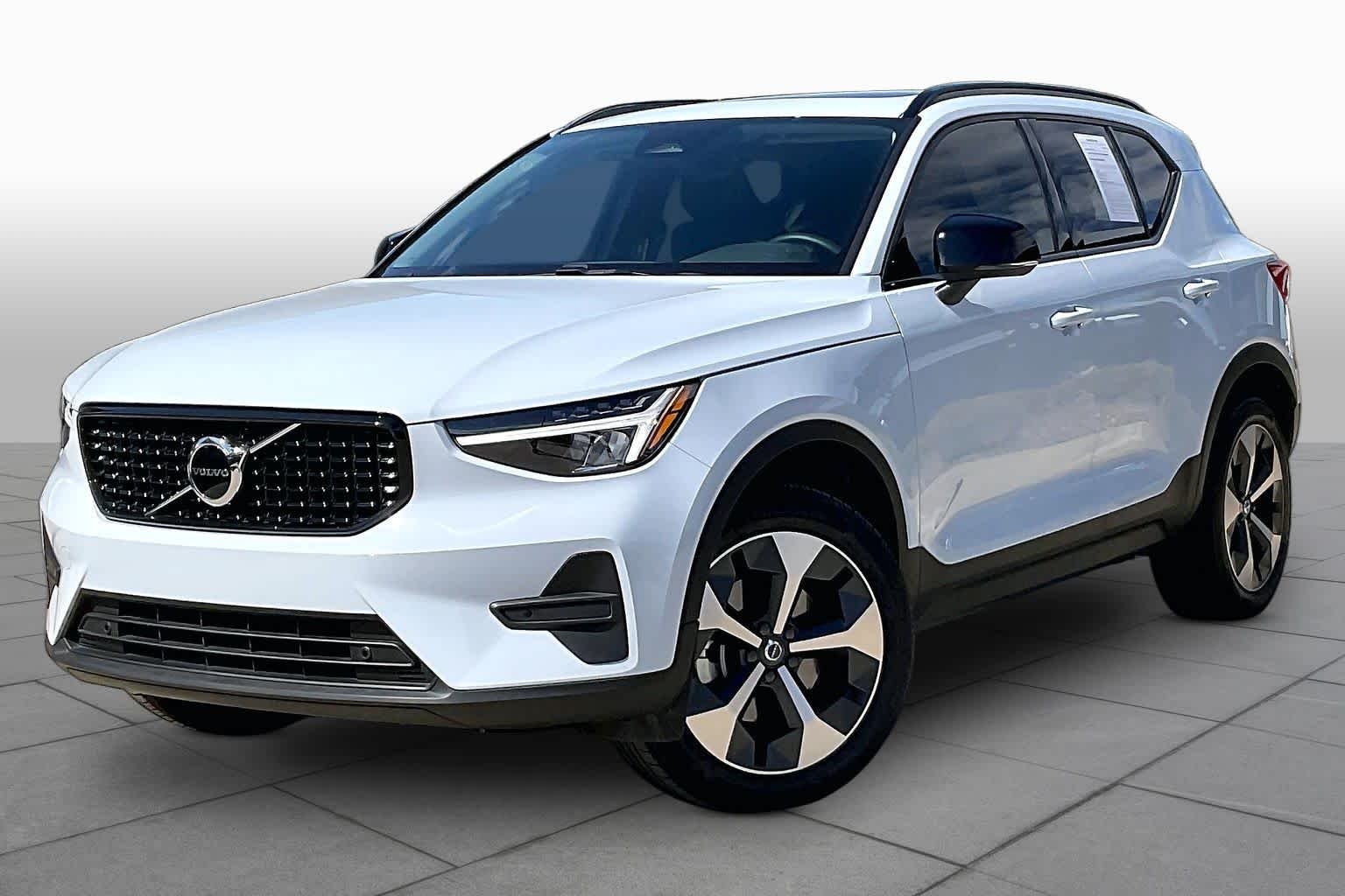 Used 2026 Cloud Blue Volvo Core image 2