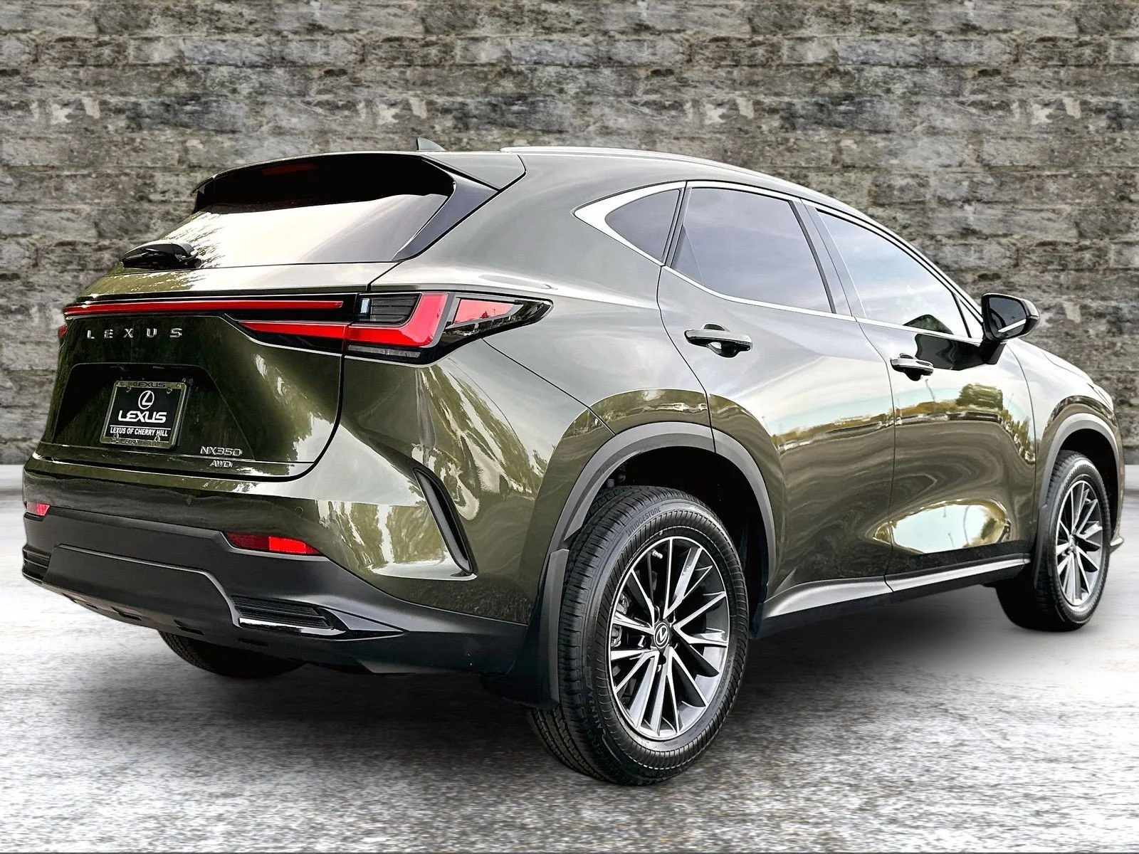Used 2022 NORI GREEN PEARL Lexus  image 7