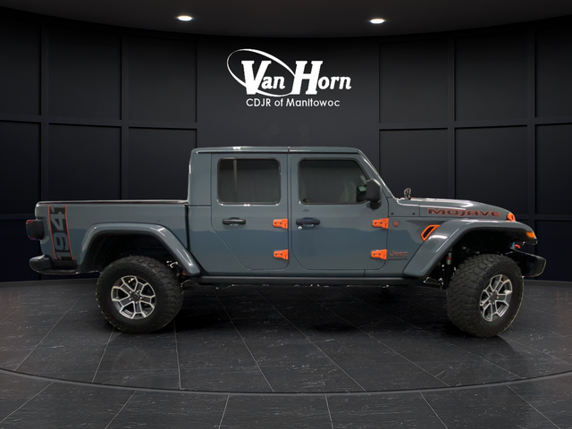 Certified Used 2025 Anvil Clearcoat Jeep Mojave image 8