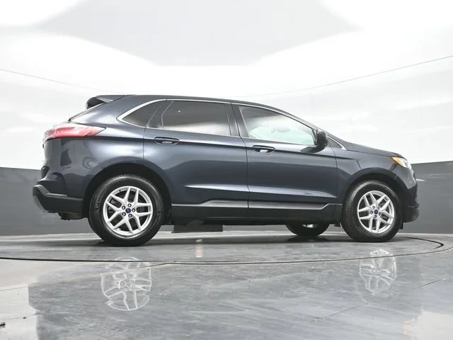 Used 2022 Blue Ford SEL image 25